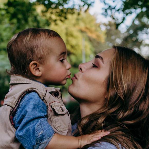 Meet your Posher, Courtney - Picture 1 of 1